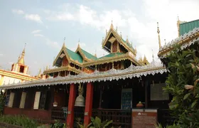 Mae Hong Son City & Temples Tour 