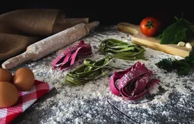 Colorful Pasta Tagliatelle and Ravioli Cooking Class near Arezzo