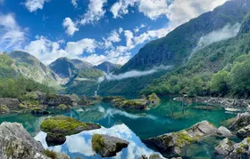 Easy hike to Bondhus Glacier Lake with lunch in Rosendal from Bergen