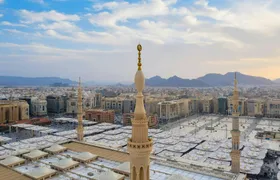 Medina guided walking tour with Seven Mosques and Qiblatayn