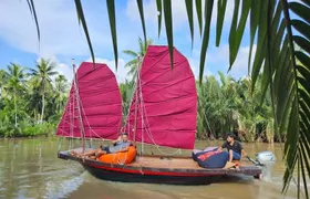 Ben Tre Mekong Zig Zag: Scooter, Sailboat, and Food (Full day)