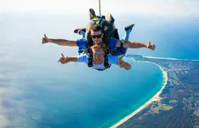 15,000 Ft Byron Bay Skydive During Weekend with Transfer from Brisbane