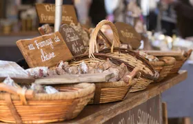 Sarlat market and Dordogne culinary tour with tastings