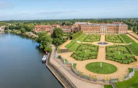 Post Cruise Tour Southampton to London via Hampton Court Palace in a Private Vehicle