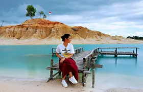 Bintan Sand Dunes and Blue Lakes Half-Day Tour with Lunch