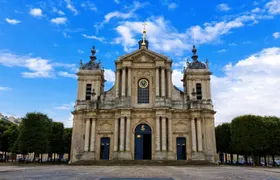 Self-guided audio tour of Versailles beyond the palace walls