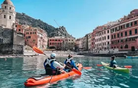 Kayak tour from Monterosso to Vernazza
