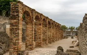 Grottoes of Catullus entrance ticket and guided tour
