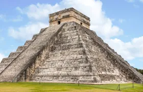 Full-day private tour of Chichen Itza with expert guide