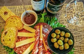 Chianti wine tasting, IGT, organic Tuscan oil