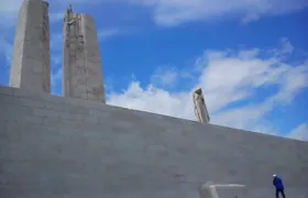 Full Day Canadian WW1 Vimy and Somme Battlefield Tour from Ypres