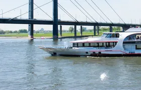 Panorama river boat cruise in Düsseldorf