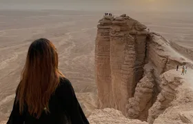 Edge Of The World Hike with 4x4 vehicle, camels, and stargazing