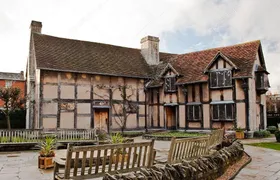 Stratford-Upon-Avon audio walking tour on Shakespeare's life