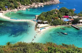 Day trip to discover Koh Tao and Koh Nang Yuan with lunch