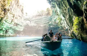 Discover Kefalonia tour with Lake Melissani and Fiskardo