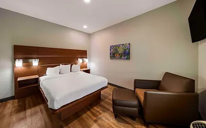 Best Western Plus Bowie Inn & Suites