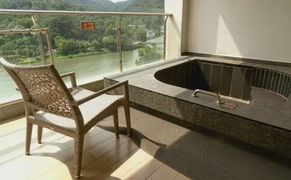 Biquan Kongzhong Hot Spring Hotel