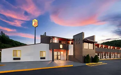 Super 8 by Wyndham Bridgeport/Clarksburg Area