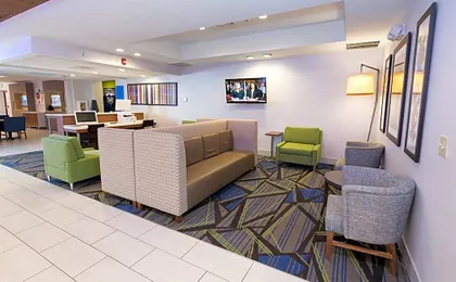 Holiday Inn Express Hotel & Suites Clinton By IHG