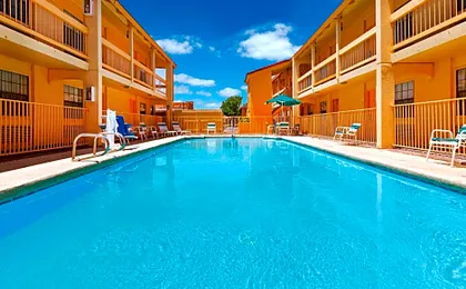 Baymont by Wyndham Lubbock - Downtown Civic Center