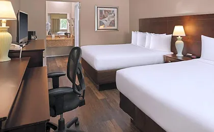 Scottish Fairway Inn
