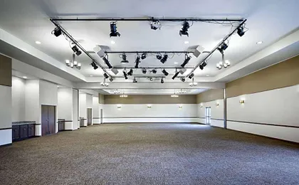 Green Mill Village Hotel & Suites, BW Signature Collection