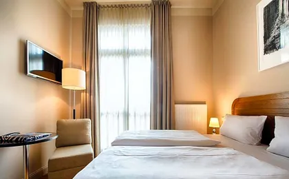 Mondrian Suites Berlin AM Checkpoint Charlie