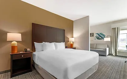 Comfort Inn & Suites Verona at Turning Stone Resort Casino