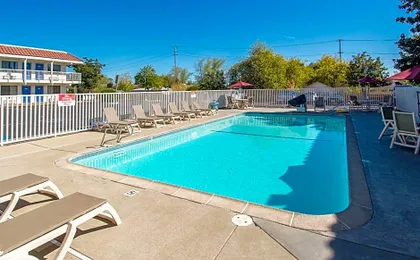 Motel 6 Redding, CA - South