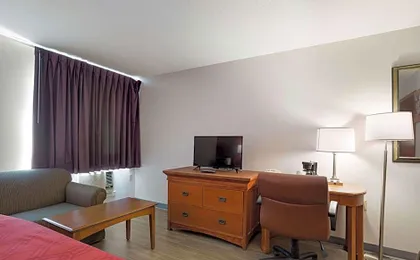 Econo Lodge Inn & Suites Escanaba North