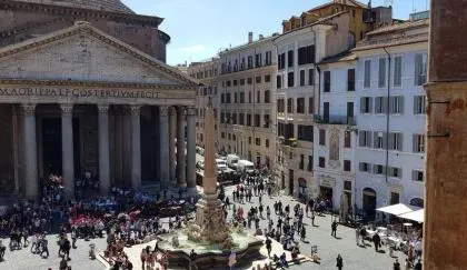 Restored Apartment - Stunning Pantheon View