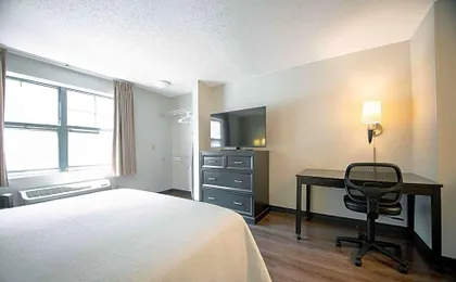 Extended Stay America Suites - Santa Barbara - Calle Real