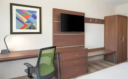 Holiday Inn Express & Suites Duluth North Miller Hill By IHG