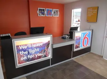 Motel 6 San Antonio Downtown - Riverwalk