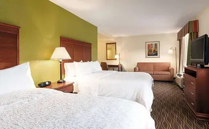 Hampton Inn & Suites Greenfield
