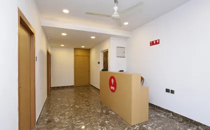 Oyo 11965 Krishna Guest House
