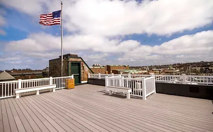 Wyndham Inn on Long Wharf