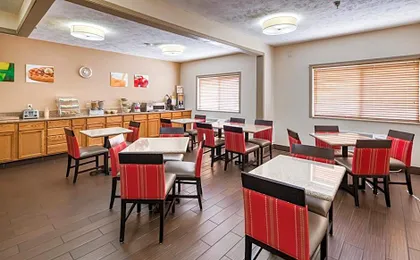 Quality Inn & Suites Springfield Southwest near I-72
