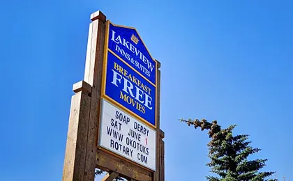 Lakeview Inns & Suites - Okotoks