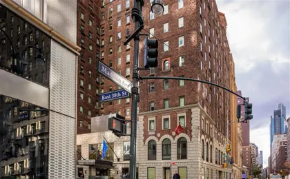 NH Collection New York Madison Avenue Facade Daylight Street Signs vertical