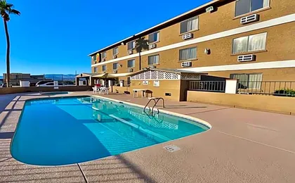 Super 8 by Wyndham Lake Havasu City
