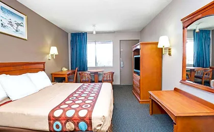 Super 8 by Wyndham Upland Ontario CA