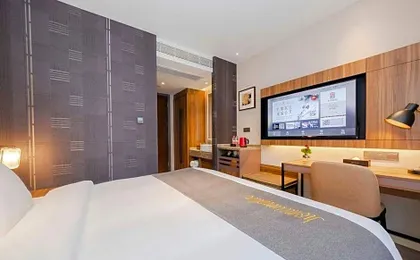 Home Inn Plus Hangzhou West Lake Lakeside Pedestrian Street