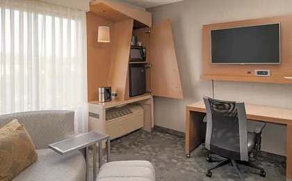 Courtyard by Marriott Portland Airport