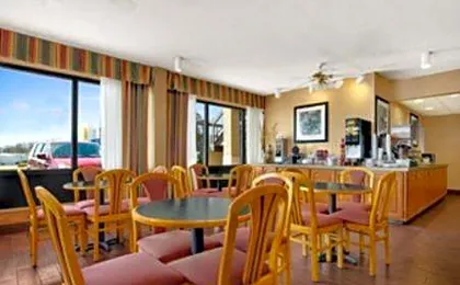Super 8 by Wyndham Oxford