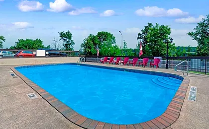 Super 8 by Wyndham Niagara Falls North