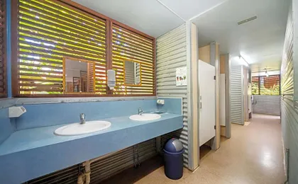 Airlie Beach Magnums - Adults Only