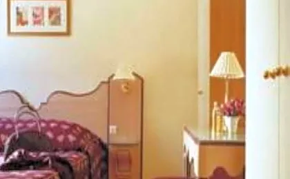 Hotel Suites Unic Renoir Saint-Germain