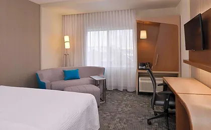 Courtyard by Marriott Toledo North